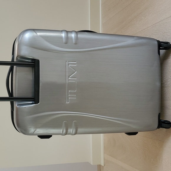 Tumi Tactics Hardshell Medium Trip 28-Inch Packing Case in Silver - Picture 5 of 10